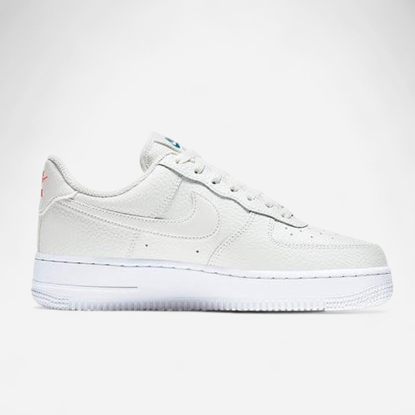 Nike ‘Air Force 1 Low 07’ - Summit White Solar Red